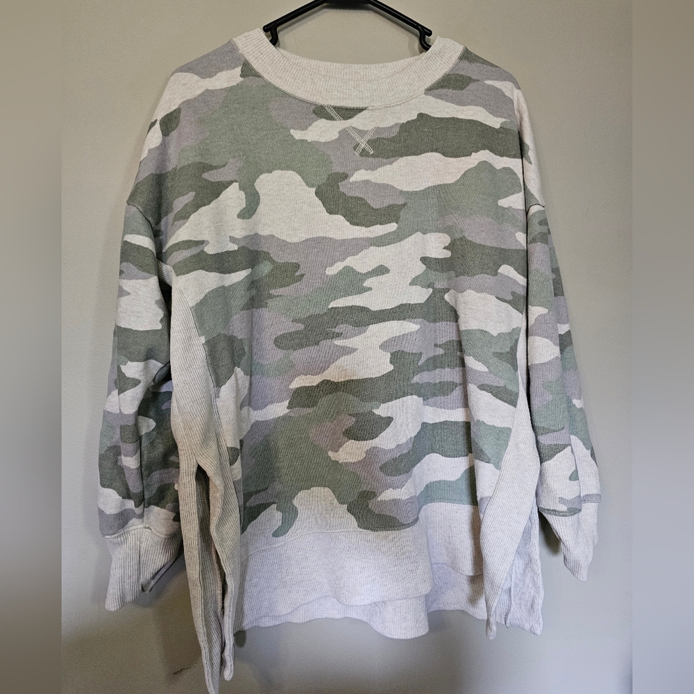 Woman's Aerie sweatshirt crewneck size medium.  Camo